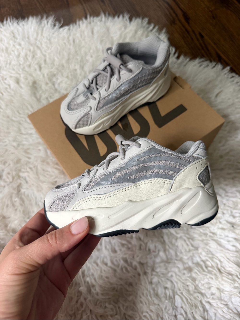 Yeezy boost 700 8k